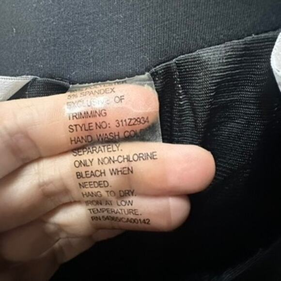 Peter Nygard Women's XL Black Ruffly Skirt Elastic Waist Pull On Comfort Style - Picture 8 of 9